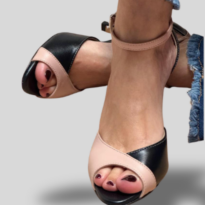 Noirella | Mid-heel pumps with ankle strap