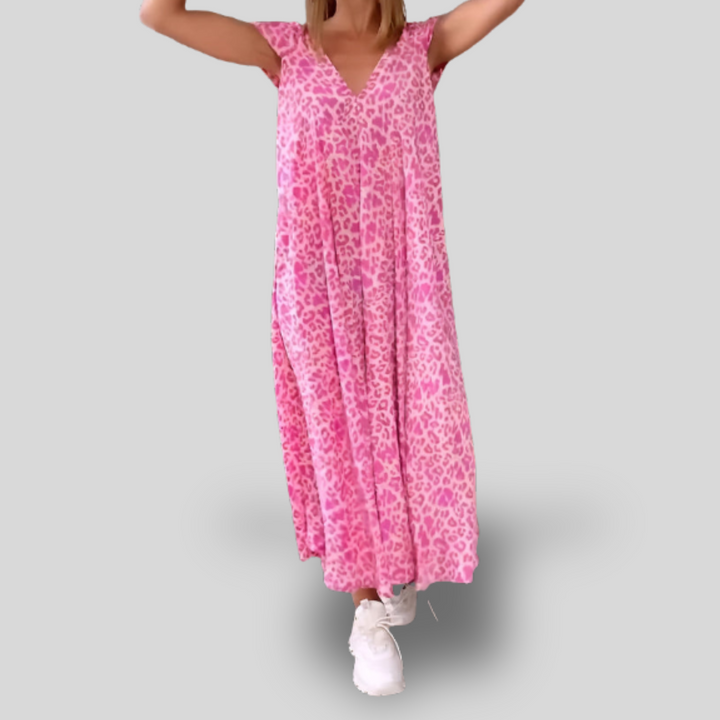 Veronique | Long V-neck dress in leopard print with short sleeves