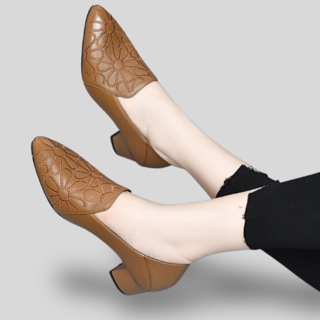 Lina | Textured Leather Low-Heel Pumps