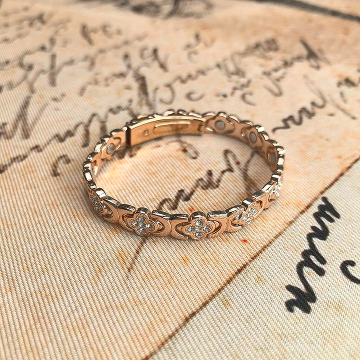 Aureline | Elegant Magnetic Copper Bangle