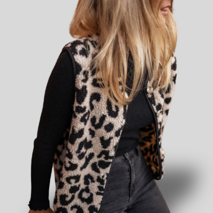 Astrid | Leopard Knit Vest