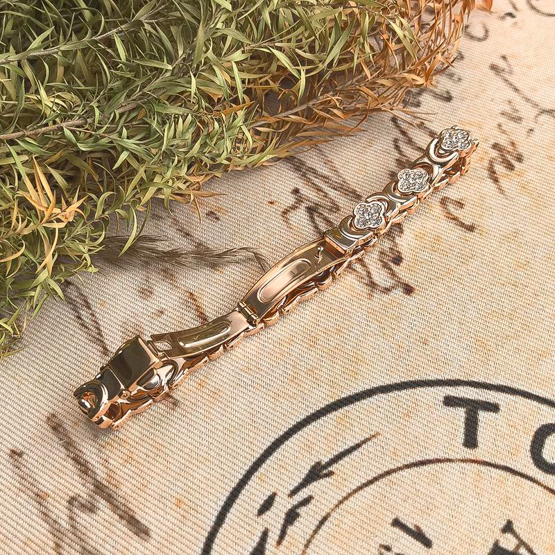 Aureline | Elegant Magnetic Copper Bangle
